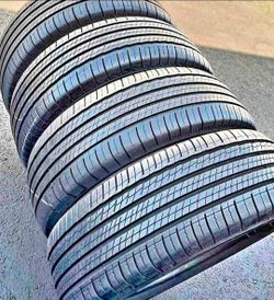 235 55 20 Michelin tires Con Excelente calidad Las 4