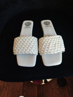 Brand New Vince Camuto