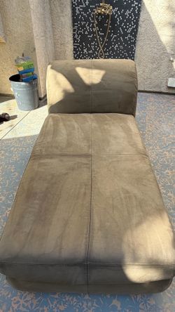 Beige chaise lounge
