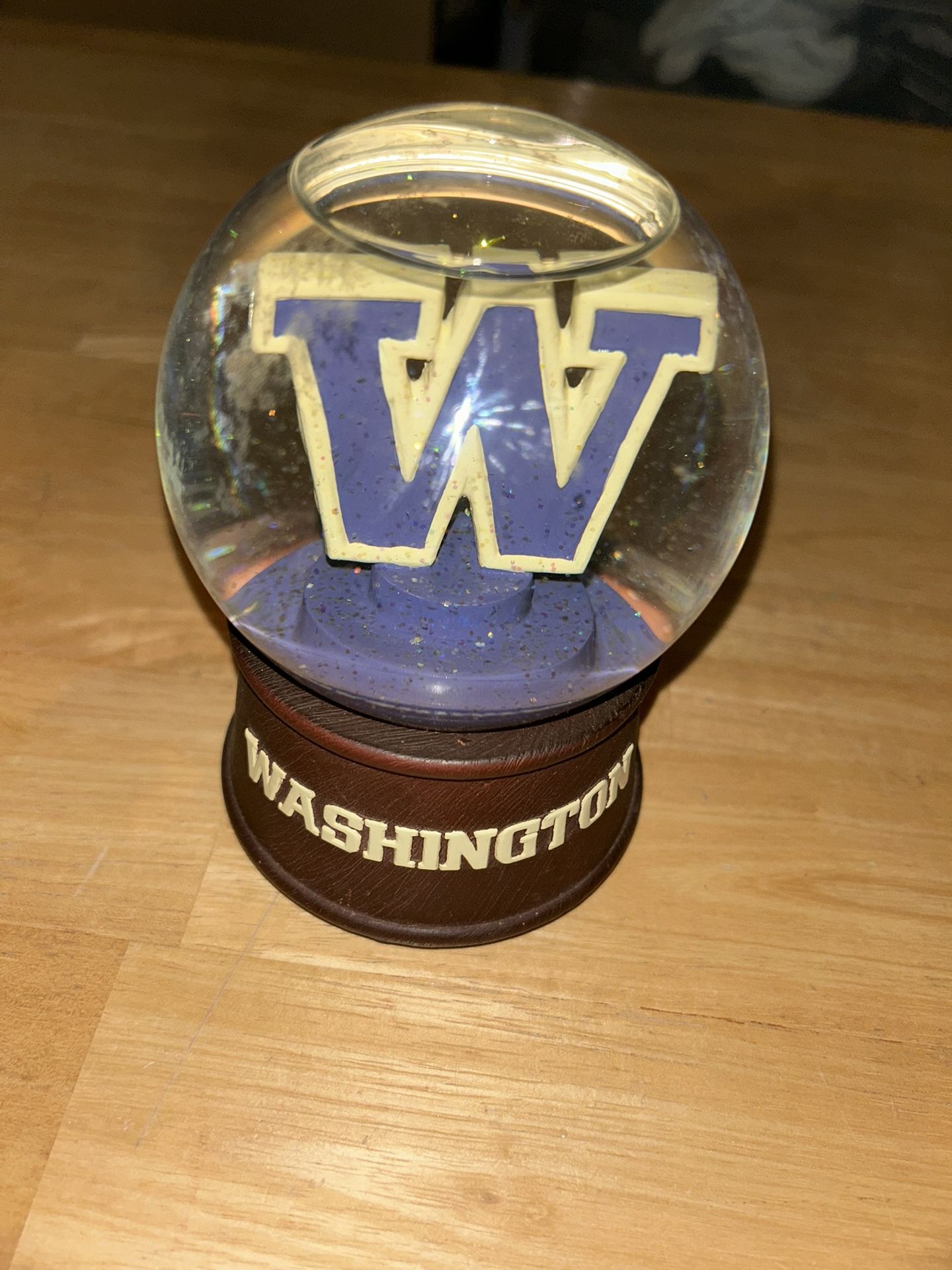 University Of Washington Huskies College Football Snow globe