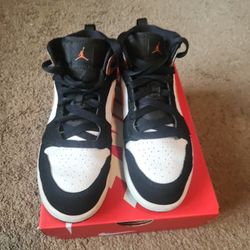 Retro Jordan 1  Size 3y
