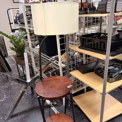 Floor Lamp with Built-In Side Table & USB Charging – Modern Style