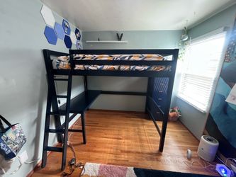 Full size loft bed with desk