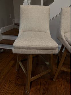 Two bar stool great condition