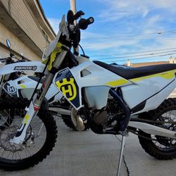 2023 Husqvarna TE150. Low miles. Like new