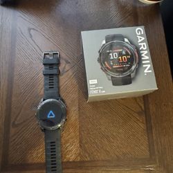 Garmin fenix 8 AMOLED 51mm Smartwatch (Carbon Gray) Premium Multisport