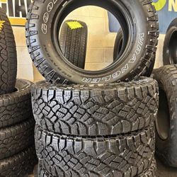 275/70/18 Goodyear vendo un set de llantas usadas excelente condiciones de vida las 4 ✅🤩I am sellin