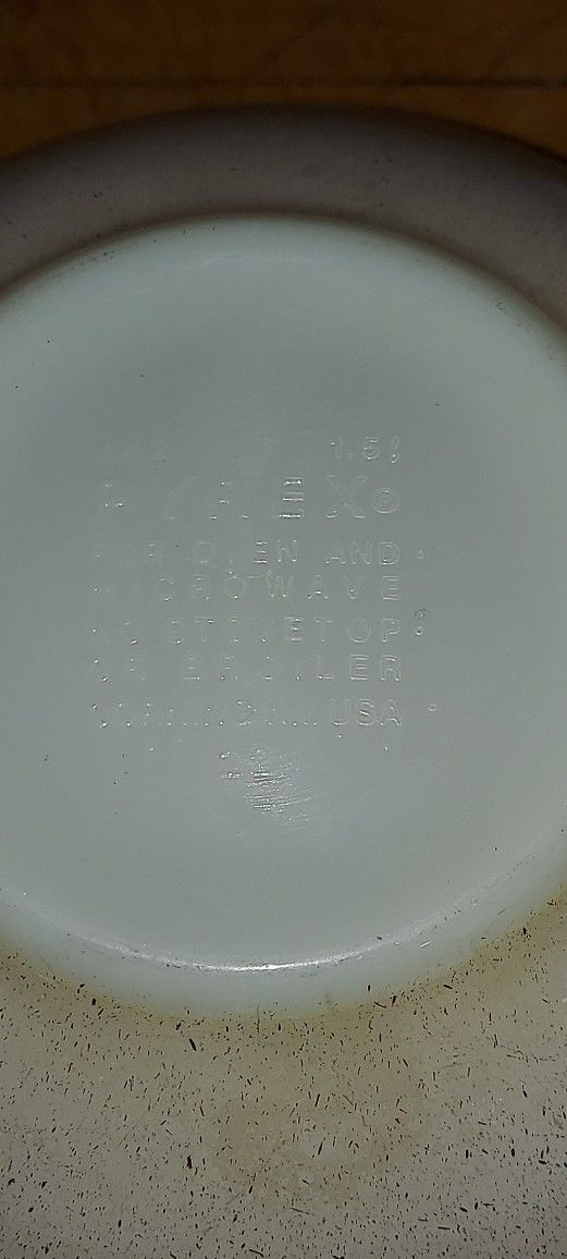 Pyrex Forest Fancies 1.5 Qt