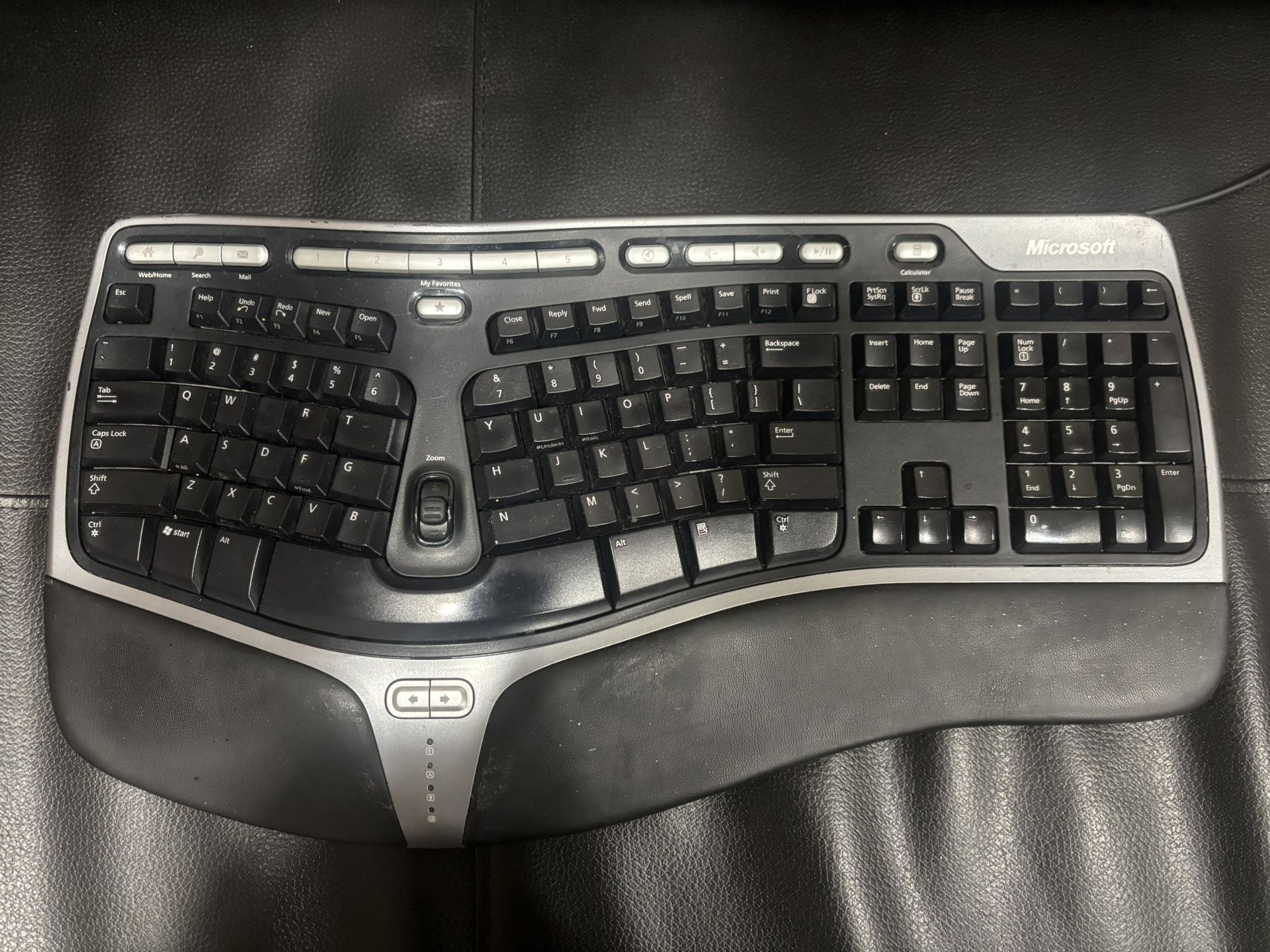 Microsoft Natural Ergonomic Keyboard 4000 KU-0462 USB Wired