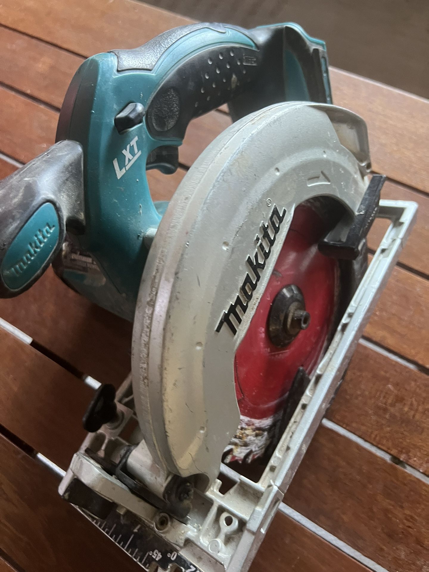 Makita cordless circular saw