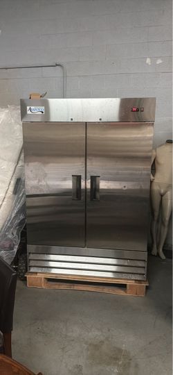 Avantco 2-Door Stainless Steel Commercial Refrigerator