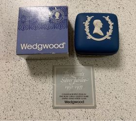 Wedgwood Duke of Edinburgh royal blue jasper 4" square box NIB