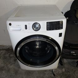GE Front Load Washer – Works Great!