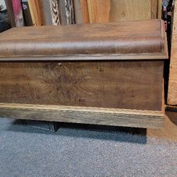 1943 Lane Cedar Chest