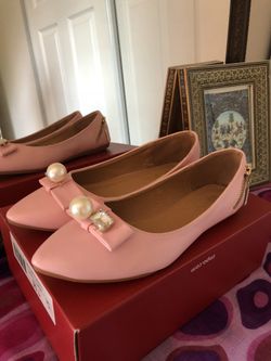 Women shoes new, size 71/5