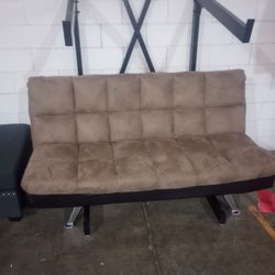 Very Comfy Futon  ( Ask For Jose)