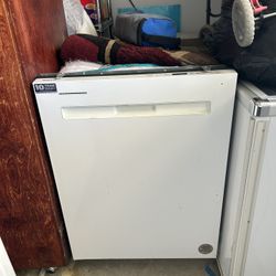 Maytag Dishwasher. One Year Old 