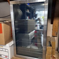Insignia Mini Wine Cooler / Beverage Refrigerator (Glass Door)