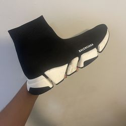 Balenciaga speeds worn once js dirt can whip off with water