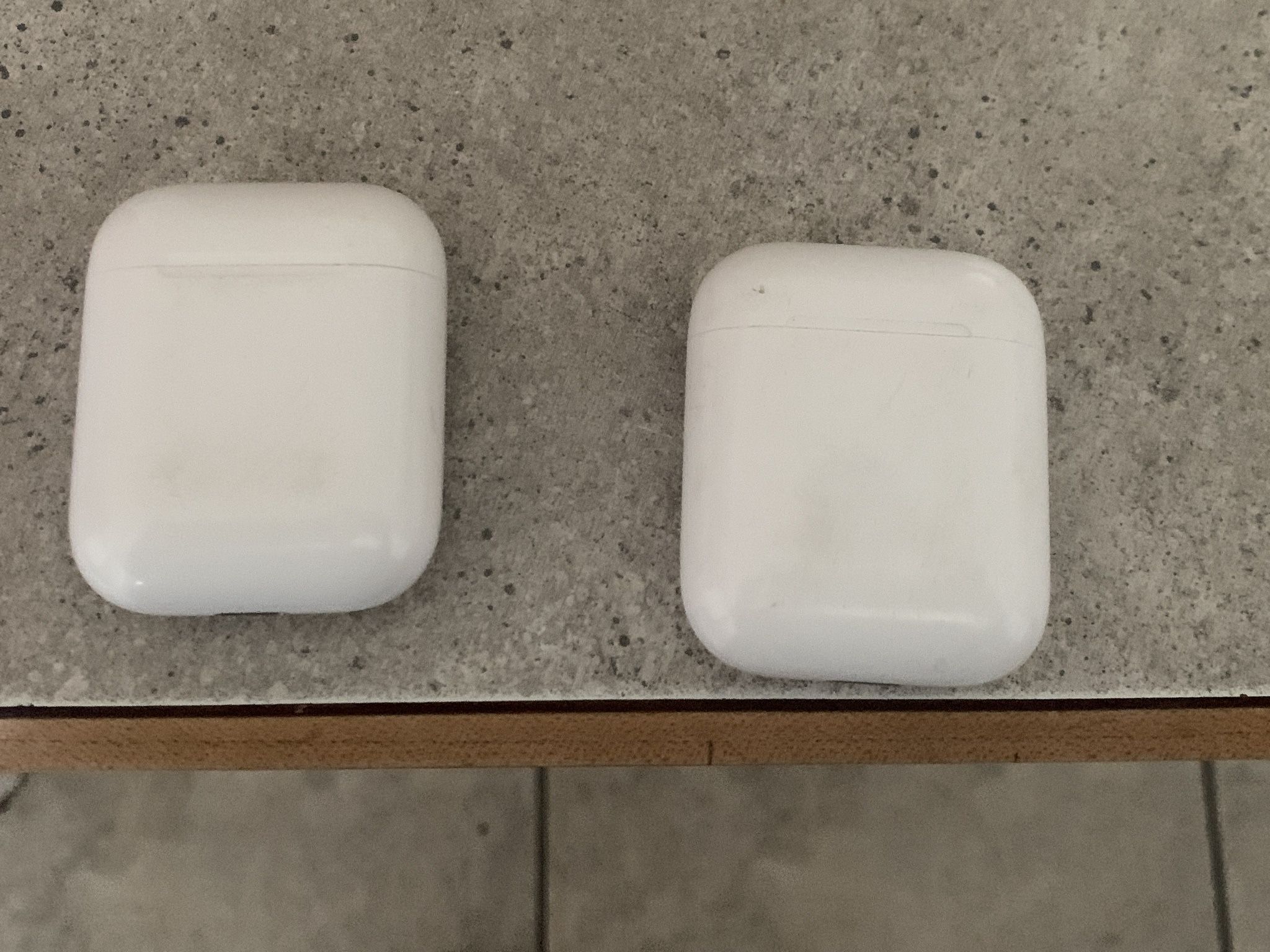 Generation 1 AirPod Charging Case