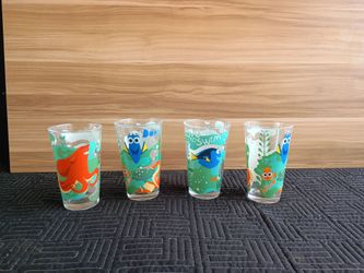 Disney Pixar "Finding Dory" 16 oz drinking glasses