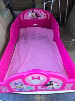 Toddler Minnie Mouse bed