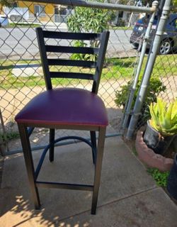 Beautiful Metal Bar Stool / High Chair