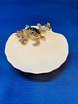 So cute! Turtle shell dish with sea life decor!