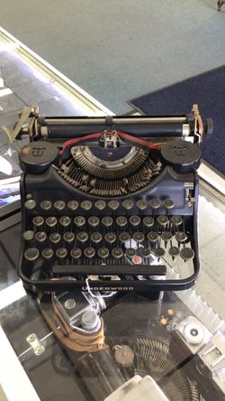 Vintage Underwood Typewriter 1930’s Display Only Antique  💵  CASH ONLY 💵