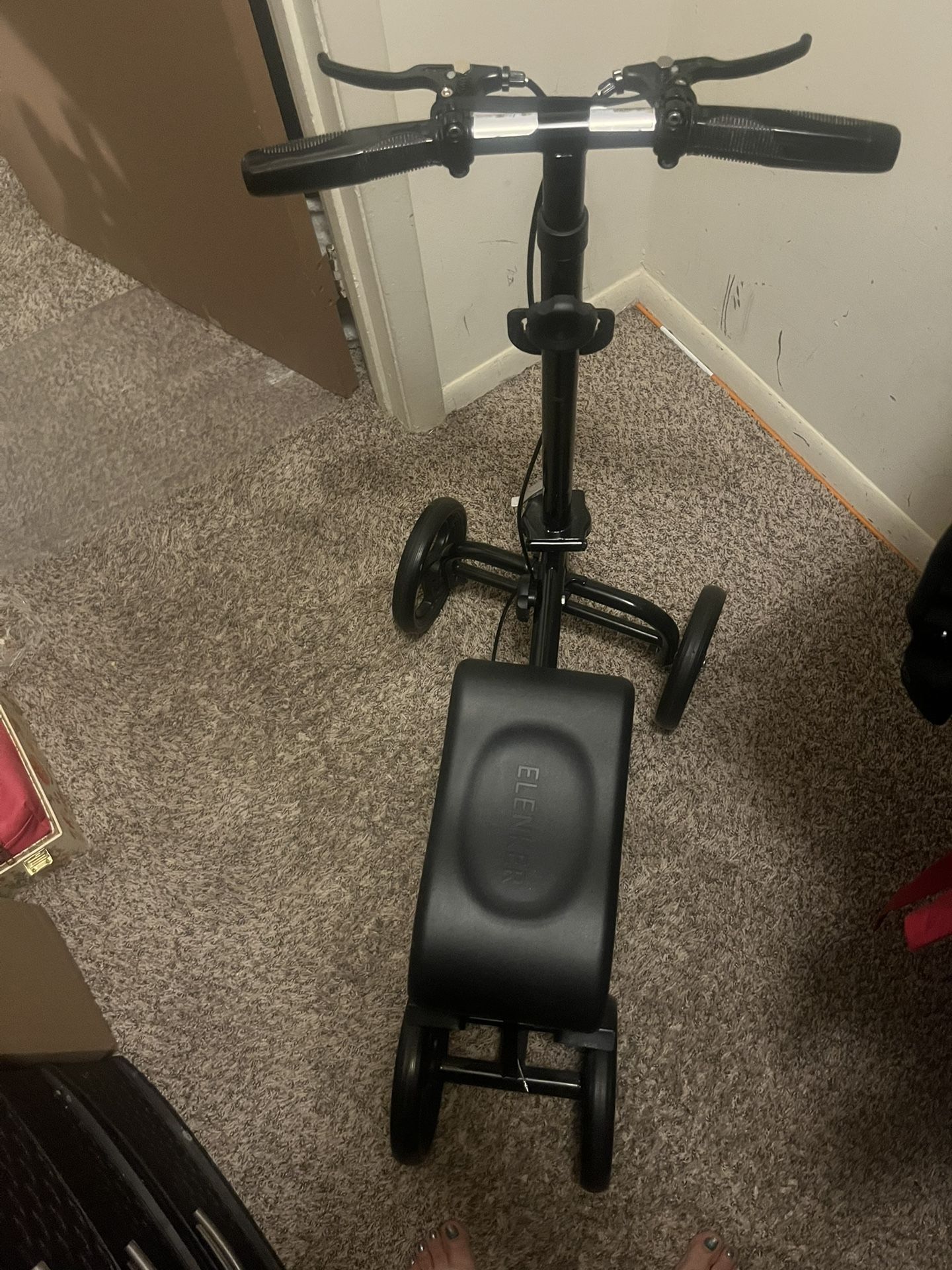 Knee Walker Elenker
