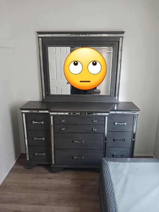 Bedroom Dresser 