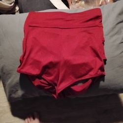 New Never Worn Queen shorty Shorts, Size Small