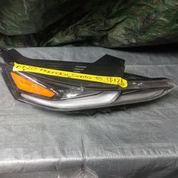 2019-20 Hyundai Santa Fe Right Headlight 