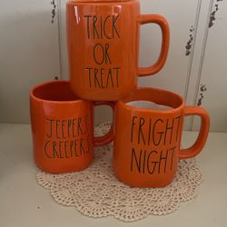 Rae Dunn Halloween Mugs ‼️5️⃣EACH‼️