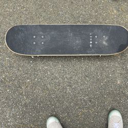SkateBoard  Great Condition (hardly Used) 