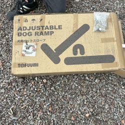 Adjustable dog ramp