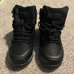 Never worn, Kezhiho Waterproof Steel Toe Boots for Women Wide Width Non Slip Work Boots Lightweight Slip Resistant