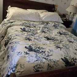 Queen Bed Frame 