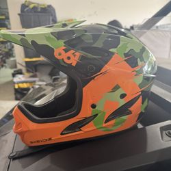 661 medium Mountain Bike Helmet