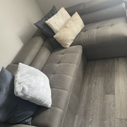 L Shaped Sectional W/ Storage Ottoman