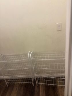 2 metall wire shoe shelfs $25 each