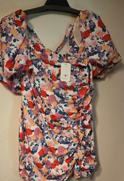 Beautiful multicolored print dress with puff sleeves