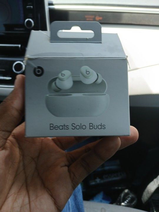 Beats solo buds