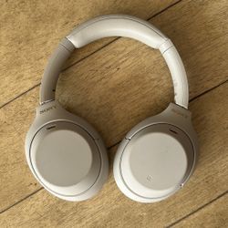 Sony WH-1000XM4 Wireless Premium Noise Canceling Overhead Headphones with Mic for Phone-Call and Alexa Voice Control, Silver WH1000XM4