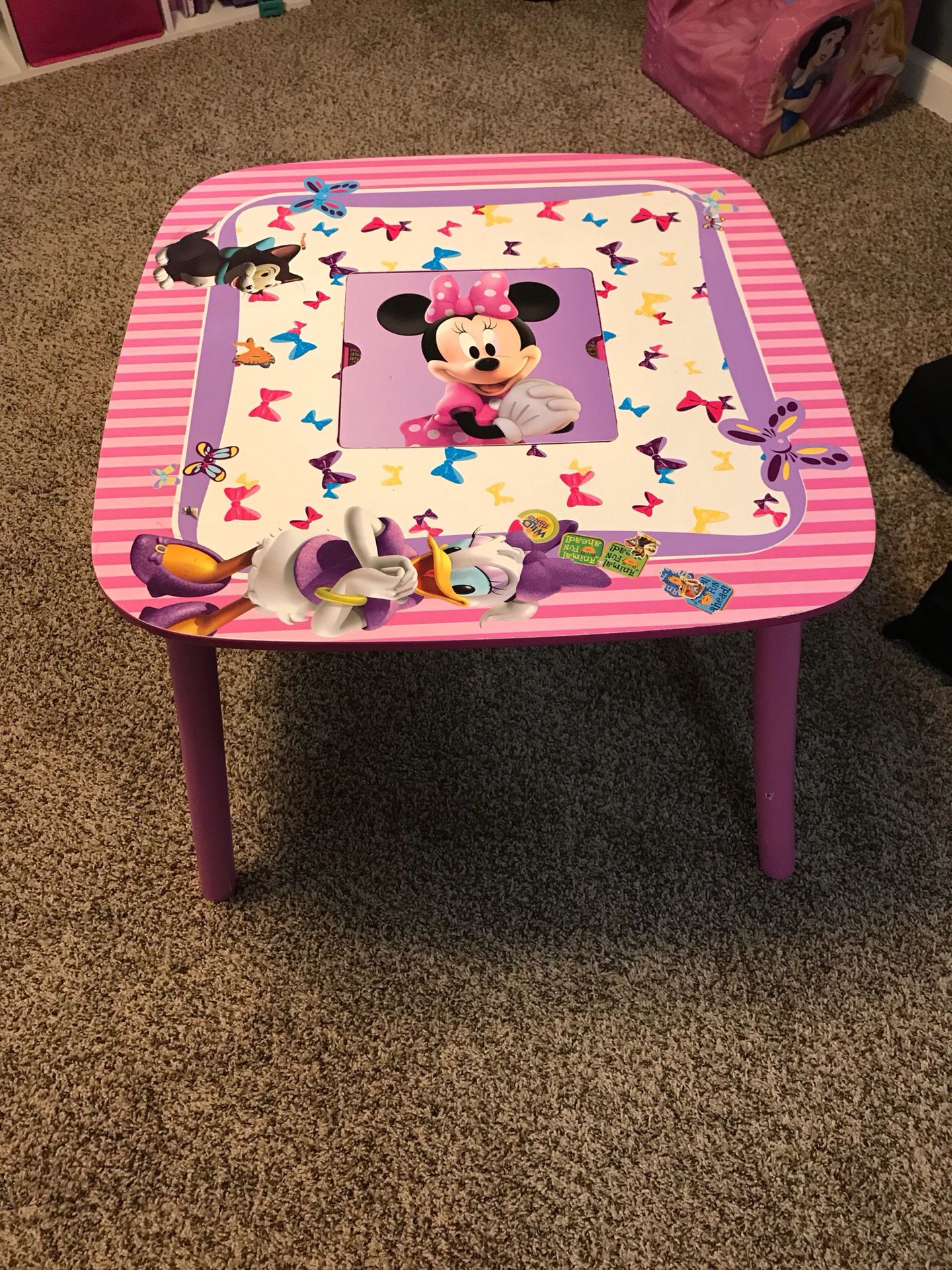 Minnie Mouse table