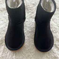 Toddler Old Navy Fur Lines Boots Size 7