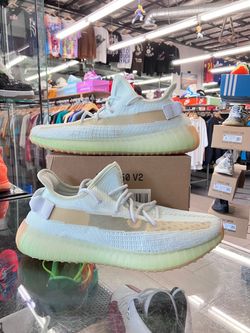 Adidas Yeezy Boost 350 V2 Hyperspace