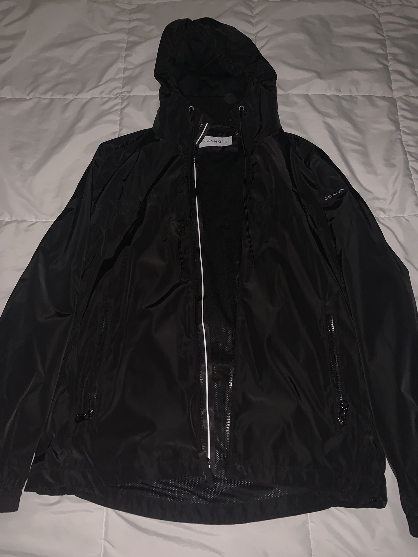 Calvin Klein SIZE MEDIUM Black Windbreaker Wind Breaker Jacket Coat Raincoat Rain Coat Hoodie Buzo Chaqueta Abrigo Chumpa Cardigan Sweater Sueter