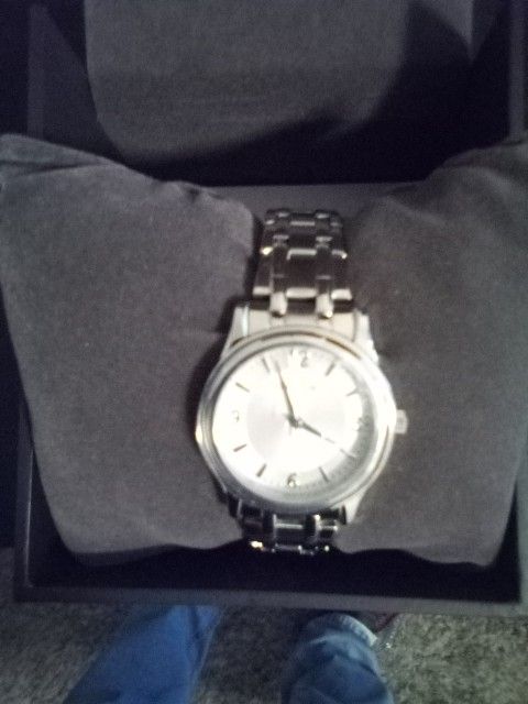 BRAND NEW WOMANS BULOVA STAINLESS STEEL WATCH 96LOO5