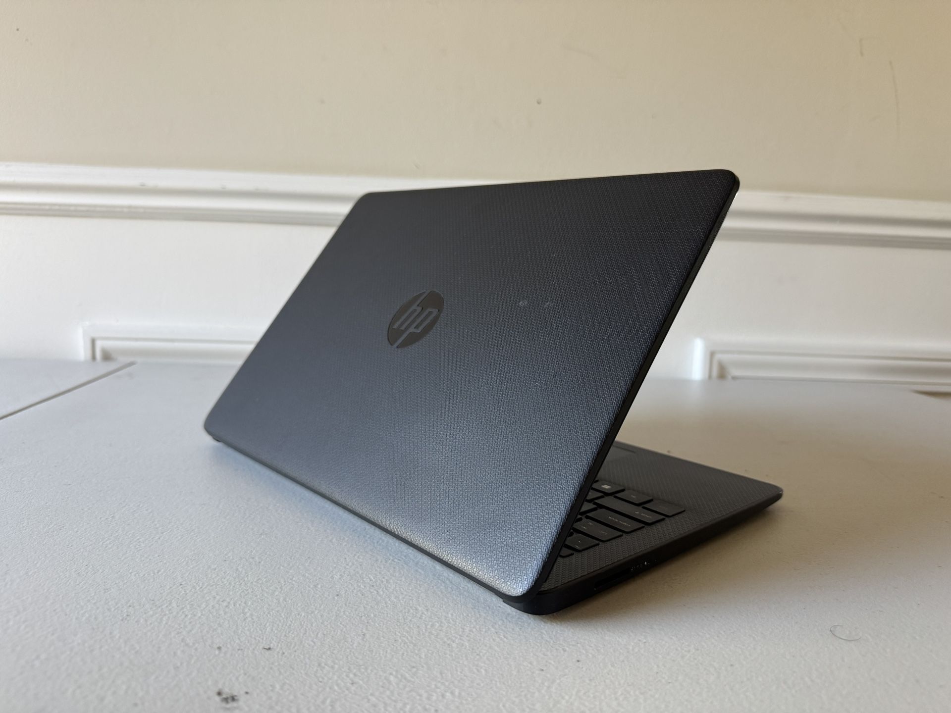 HP 14" Touchscreen Laptop - AMD Ryzen 7 5700U, 16 GB RAM, 512 GB SSD